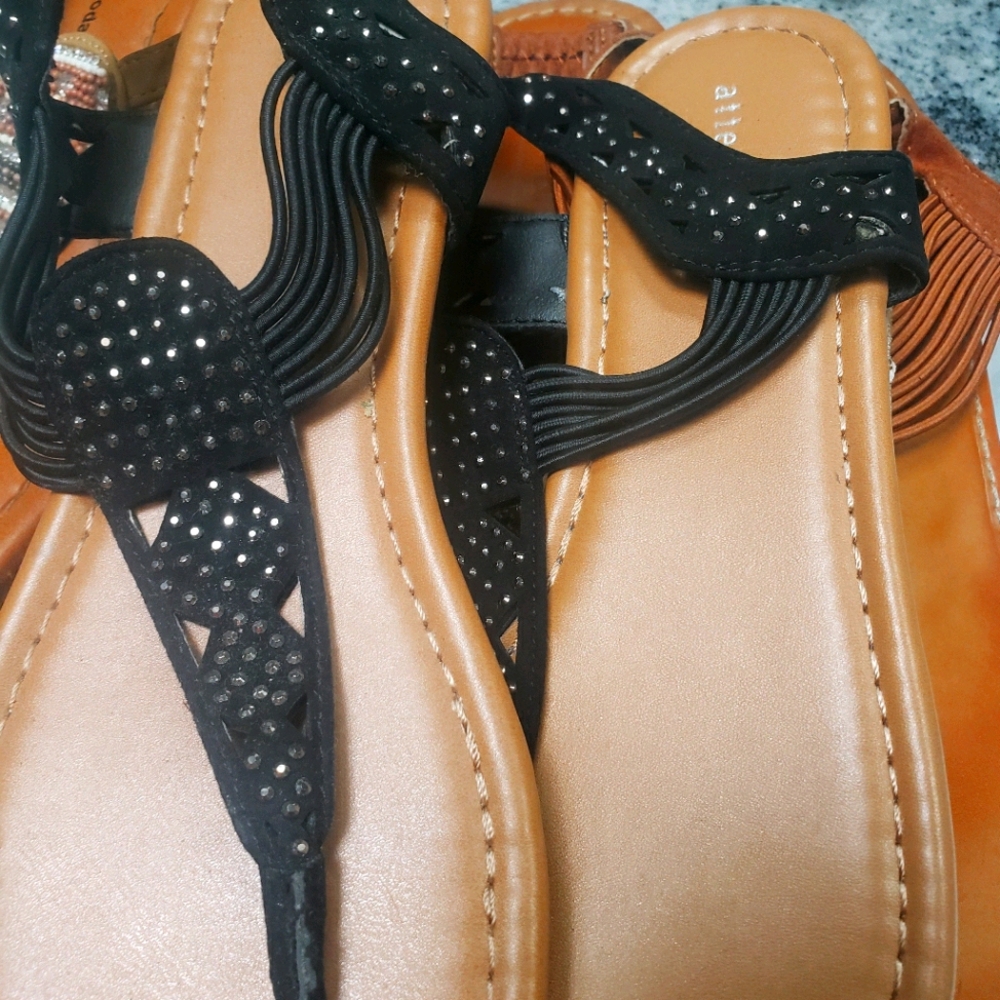 Attention sandals